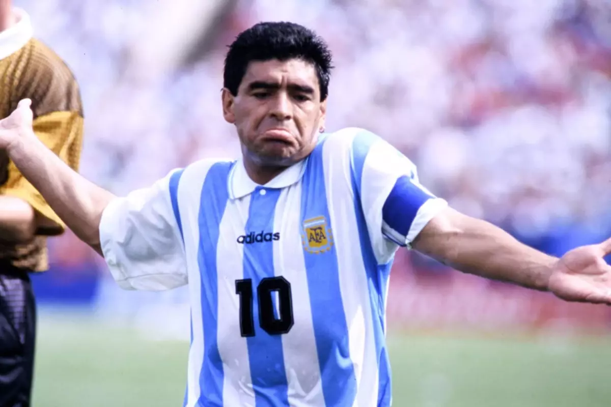 Öldü mü öldürüldü mü? Maradona'nın hayatını kaybettiği kliniğe şafak operasyonu