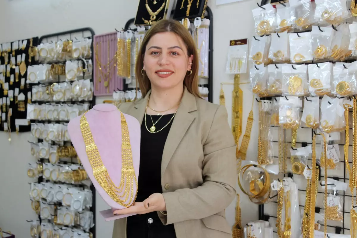 Televizyon Dizileri, İmitasyon Takı Pazarını Şekillendiriyor