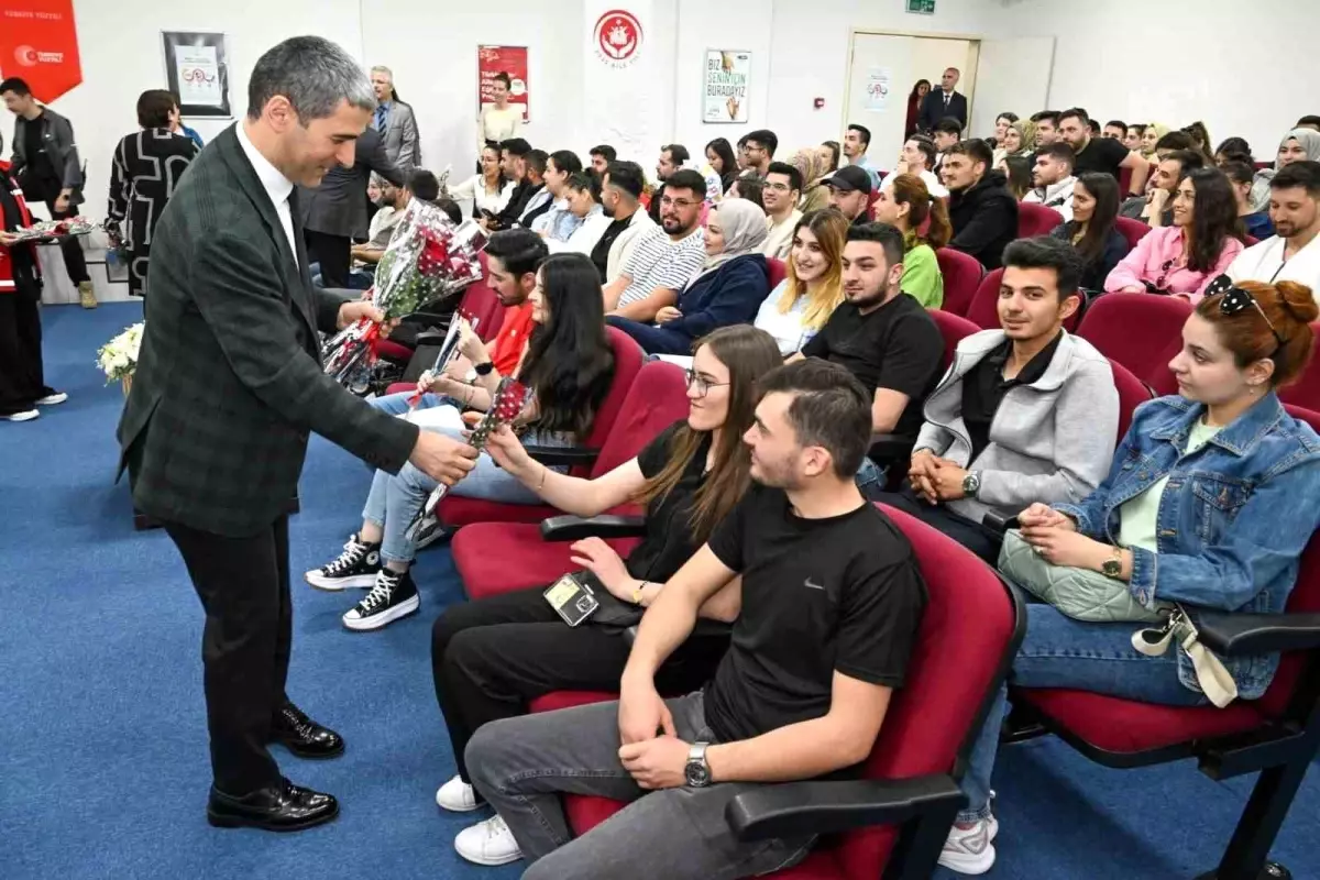 Uşak'ta Evlenecek Gençlere Destek Projesi Eğitimi Başladı