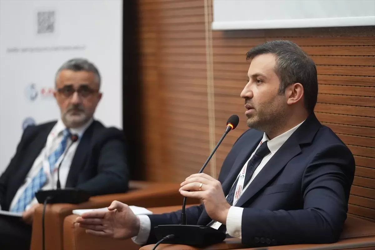 1. Kamu Diplomasisi Sempozyumu'nda 'Türkiye Kamu Diplomasisi Panoraması' paneli yapıldı