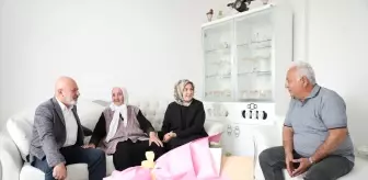 109 yaşındaki 'Şemsi teyzeye' Anneler Günü ziyareti