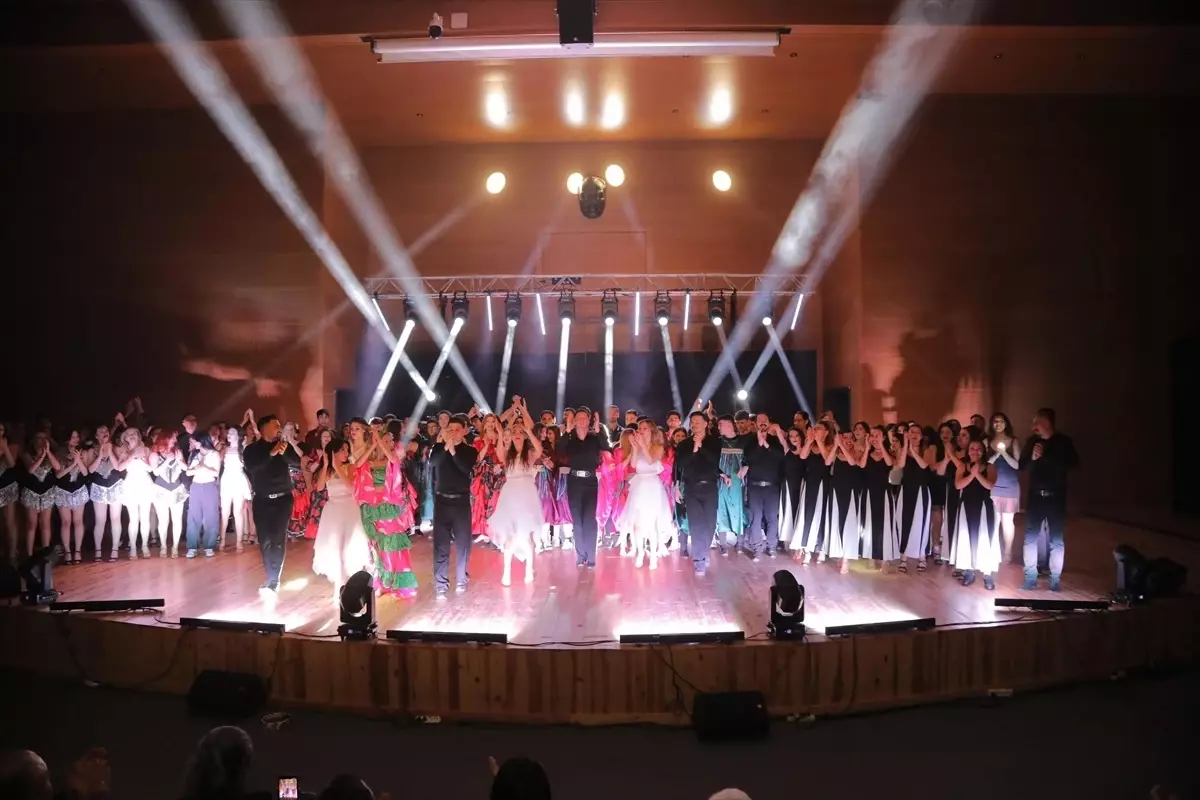 Edirne'de 'Dansların Gecesi' Kutlaması Gerçekleşti