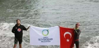 Cem Eroğlu, 19 Mayıs İçin Karadeniz'de Kulaç Attı