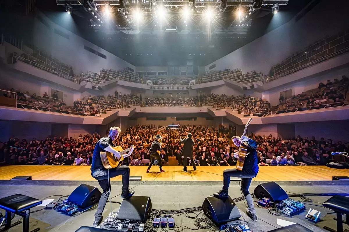 İtalyan 40 Fingers Grubu İstanbul'da Konser Verecek