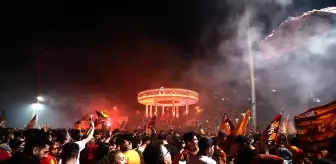 Galatasaray'ın Şampiyonluğu Sokaklarda Coşkuyla Kutlandı