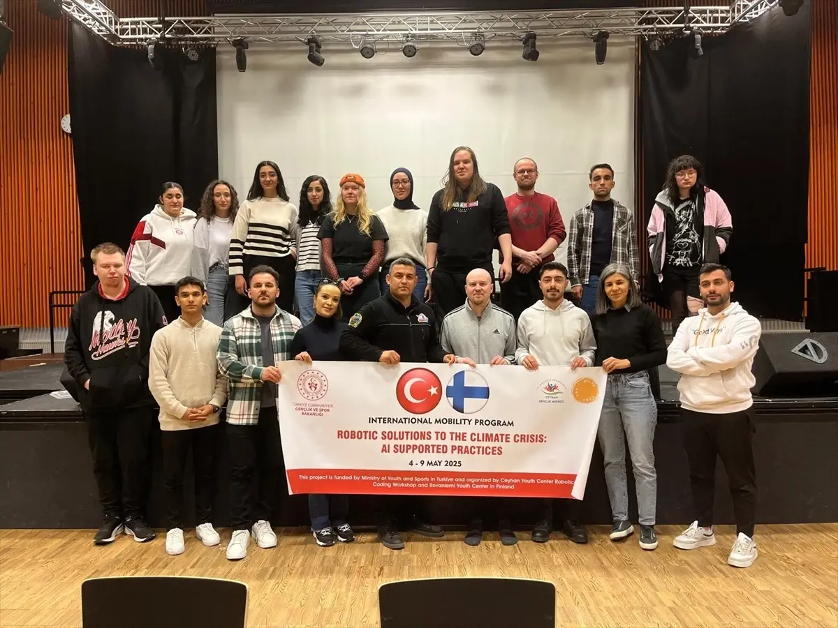Adanalı öğrencilerden, Finlandiya'daki akranlarına yapay zeka destekli robotik eğitimi