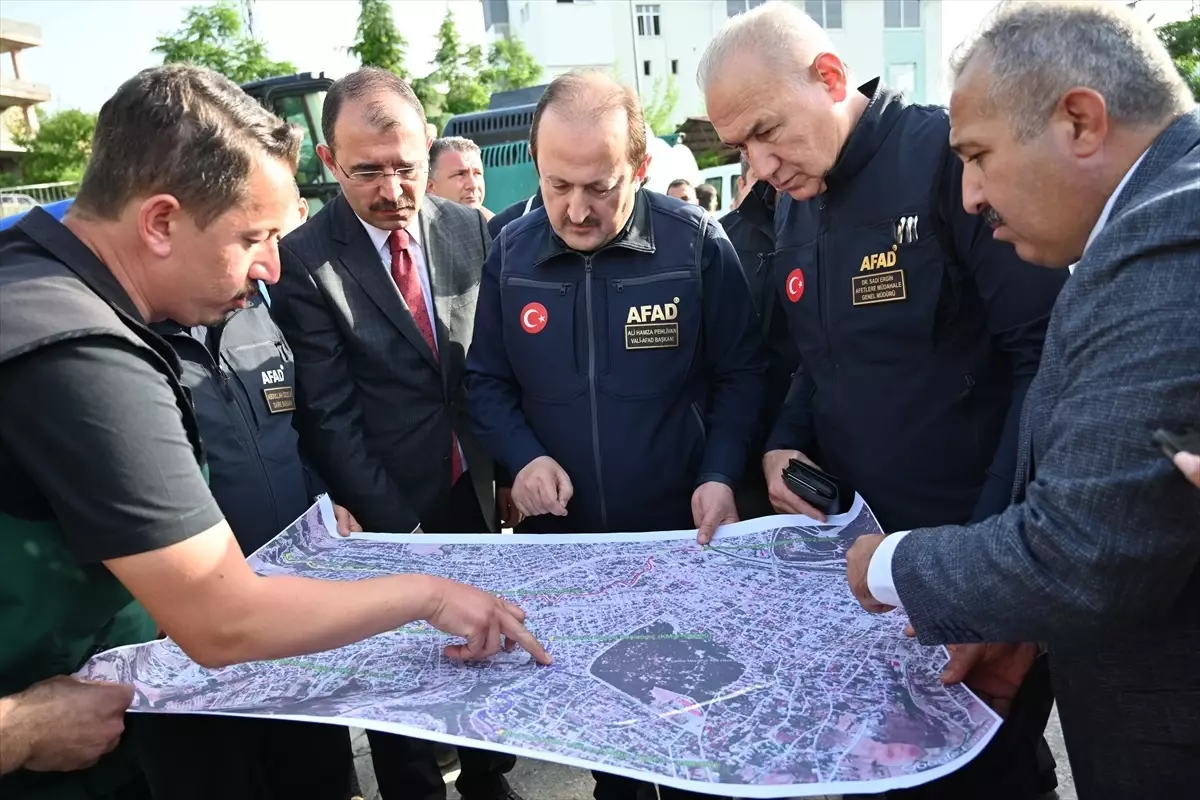 AFAD Başkanı Pehlivan, sağanaktan etkilenen Osmaniye'de incelemede bulundu Açıklaması