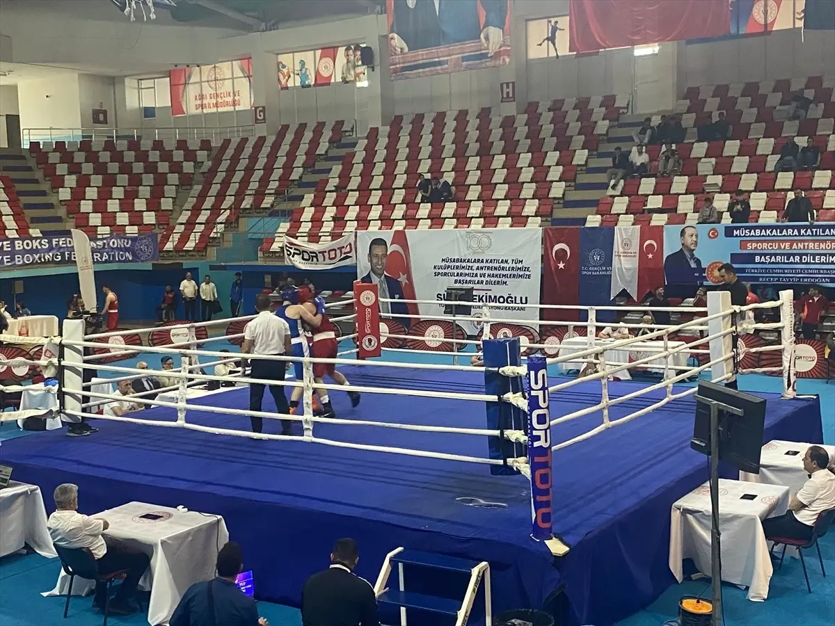 Ağrı'da Genç Erkekler Türkiye Ferdi Boks Şampiyonası Sonuçlandı