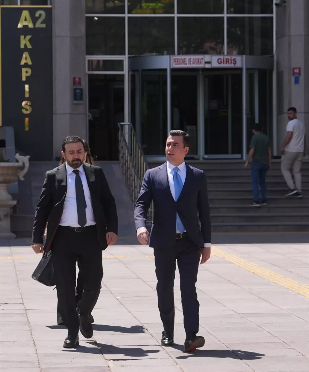 Osman Gökçek'ten Mansur Yavaş'a Suç Duyurusu: Rüşvet İddiaları Gündemde