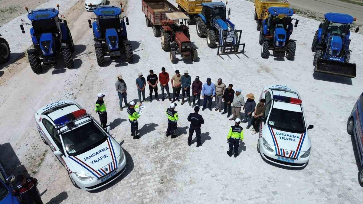 Aksaray'da Traktör Kazalarının Önlenmesi İçin Eğitim Düzenlendi
