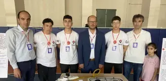 Alaşehir'de Lise Öğrencileri TÜBİTAK Bilim Fuarında Projelerini Sergiledi