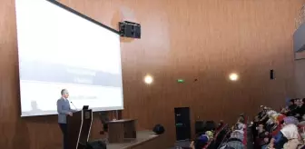 Amasya'da 'Fıtratın Korunmasında Ailenin Rolü' Konferansı Düzenlendi