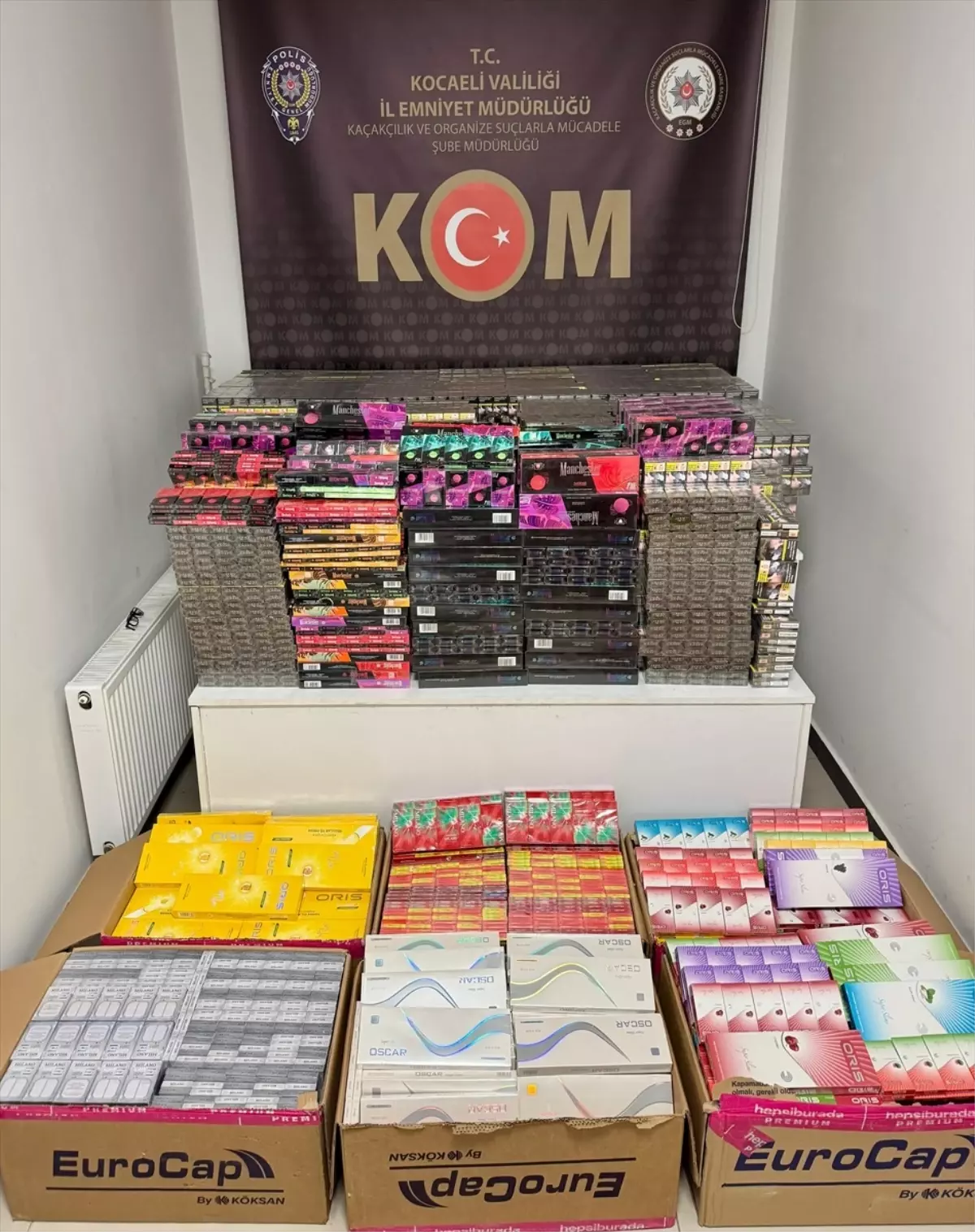 Kocaeli'de Kaçak Sigara Operasyonu: 27 Bin 770 Paket Ele Geçirildi