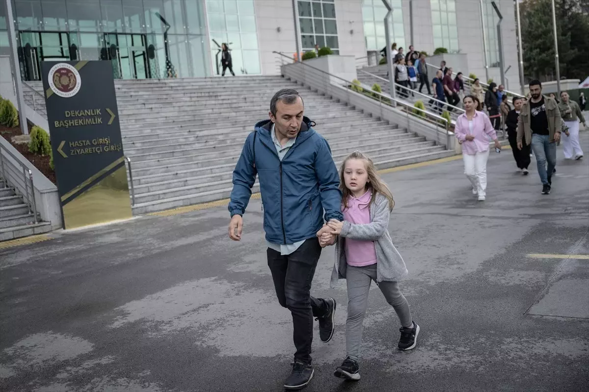 Ankara Üniversitesi'nde Deprem ve Tahliye Tatbikatı Gerçekleştirildi