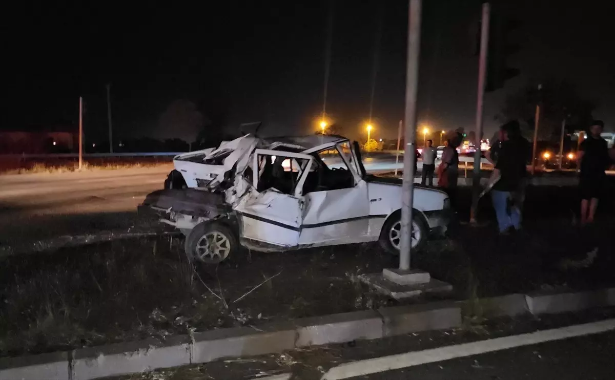 Antalya Manavgat'ta Kaza: 3 Yaralı