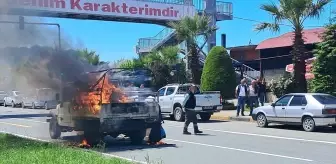 Hopa'da Seyir Halindeki Kamyonet Yandı