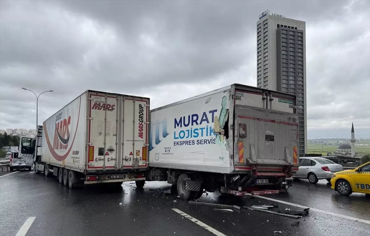 Avcılar'da Zincirleme Trafik Kazası, Ulaşım Aksadı