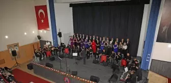 Bafra'da Türk Halk Müziği Konseri Büyük İlgi Gördü