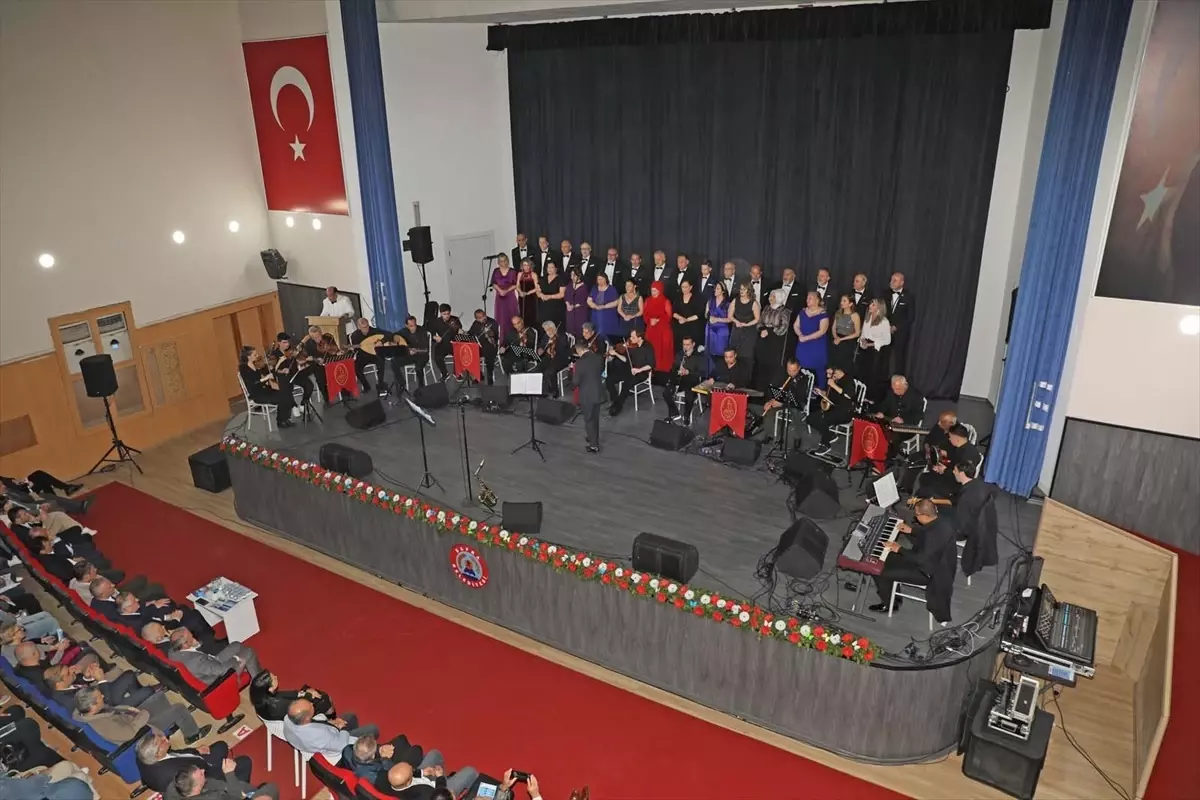Bafra'da Türk Halk Müziği Konseri Büyük İlgi Gördü