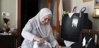 Bağcılar'ın 'Gülseren Anne'si 45 yıldır ihtiyaç sahipleriyle yardımseverler arasında gönül elçiliği yapıyor