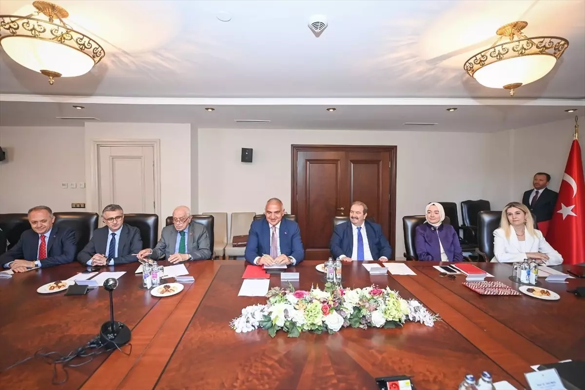 Bakan Ersoy, Kültür ve Sanat Politikaları Kurulu ile Bir Araya Geldi