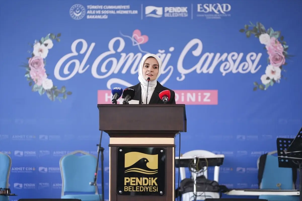 Bakan Göktaş, Pendik'te El Emeği Çarşısı ve 'Kalpten Kadraja' fotoğraf sergisi açılışına katıldı Açıklaması