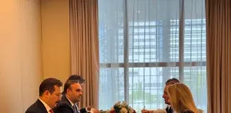 Bakan Kacır, OECD Toplantısında Yerel Kalkınma ve Dönüşüm Konularını Görüştü