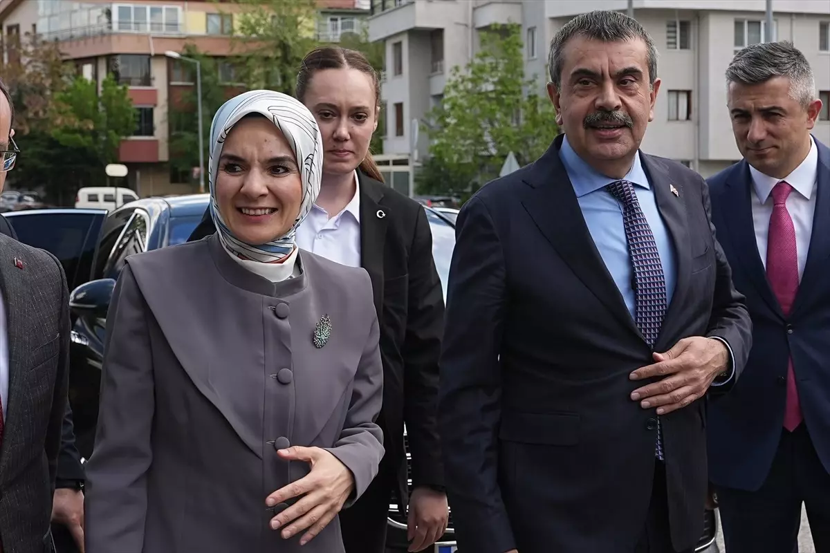 Bakanlar Görme Engelliler İmam Hatip Anadolu Lisesi'ni Ziyaret Etti