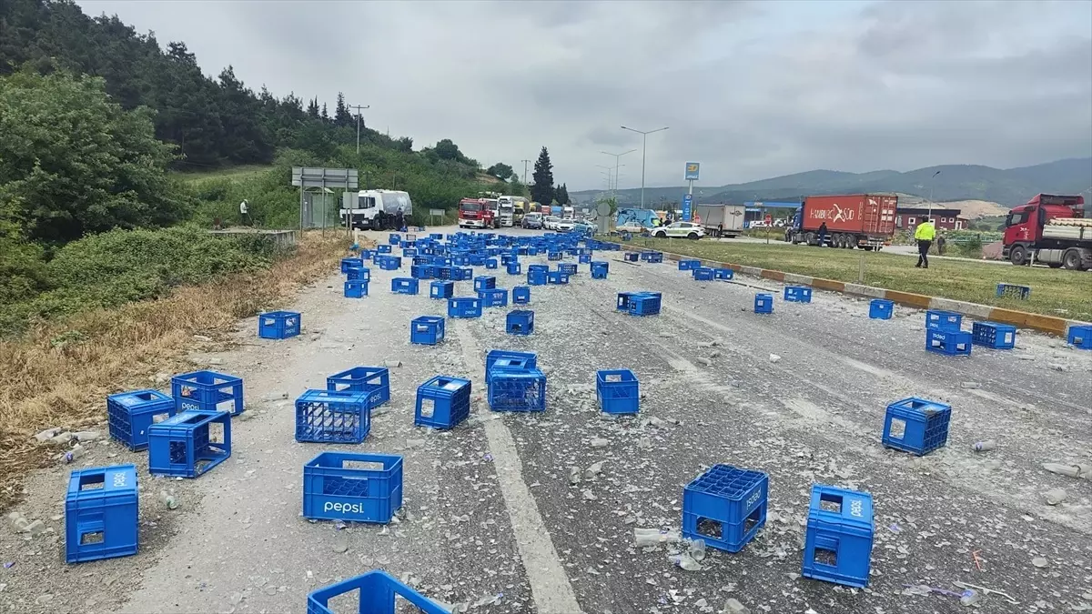 Susurluk'ta Tır Kazası Yol Trafiğini Aksattı