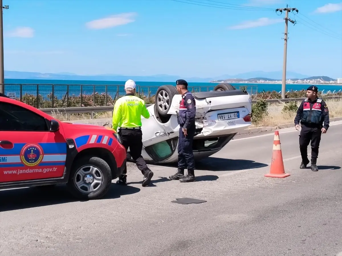 Ayvalık'ta Zincirleme Trafik Kazası: 4 Yaralı