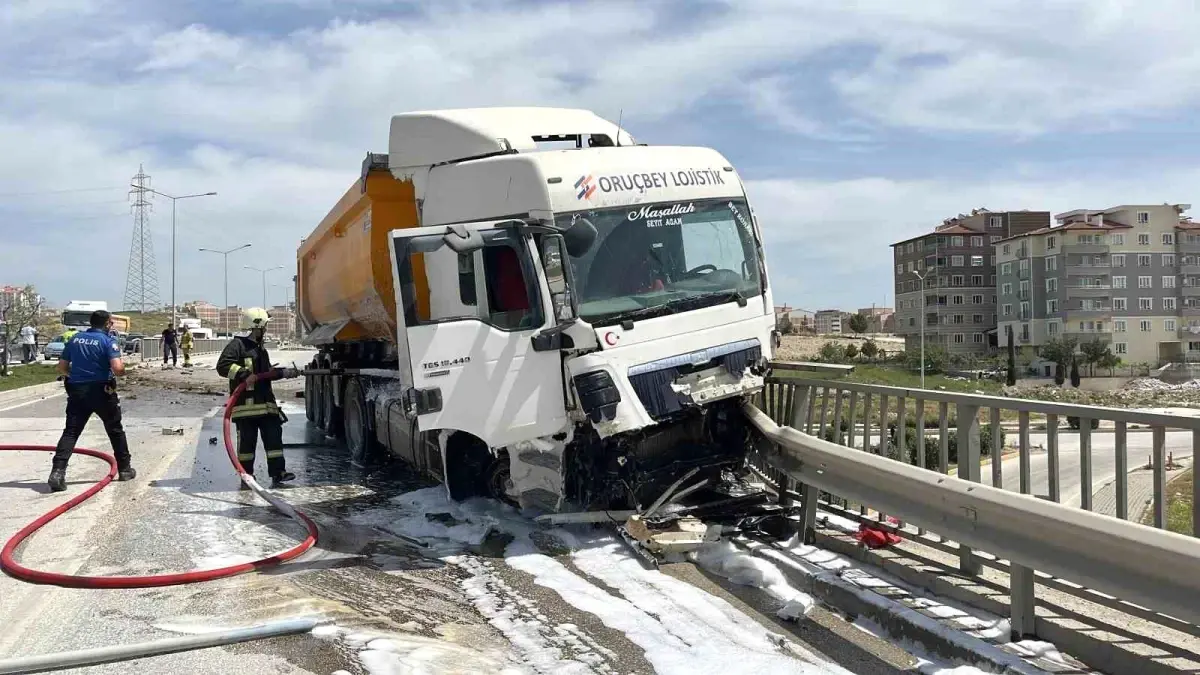 Hatay'da Hafriyat Kamyonu Kaza Yaptı