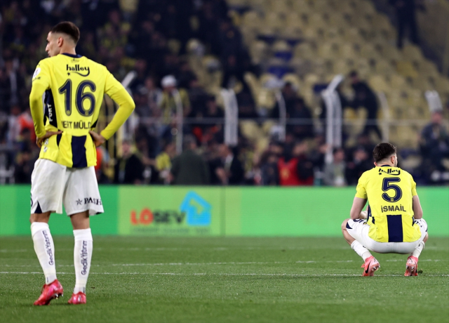 Başakşehir - Fenerbahçe muhtemel 11'ler! Başakşehir Fenerbahçe maçı saat kaçta, hangi kanalda? Başakşehir - Fenerbahçe muhtemel 11'ler! Başakşehir Fenerbahçe maçı saat kaçta, hangi kanalda?