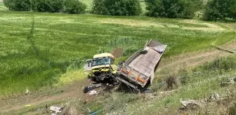 Kozluk'ta Trafik Kazası: 3 Yaralı