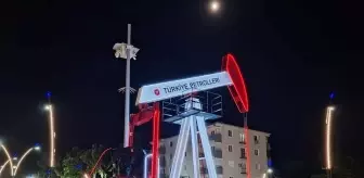 Batman'a Petrol Pompası Anıtı Yerleştirildi