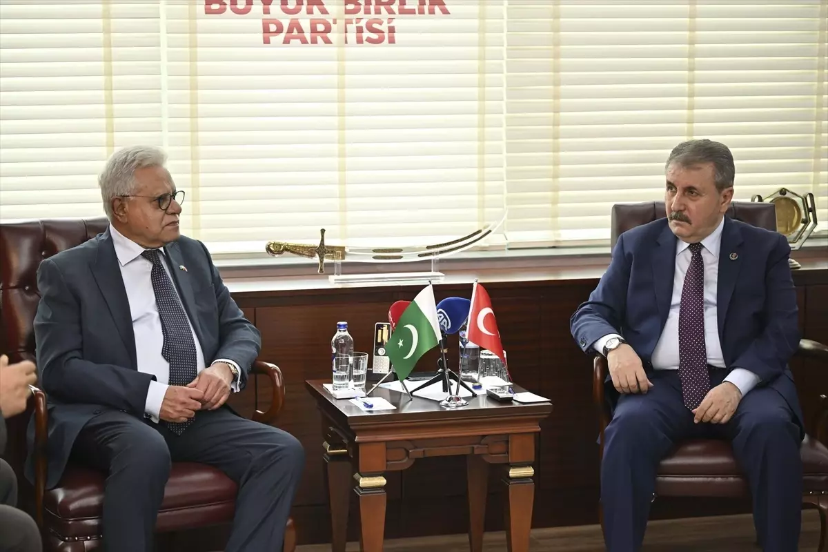 Mustafa Destici, Pakistan Büyükelçisi ile Kardeşlik Vurgusu Yaptı