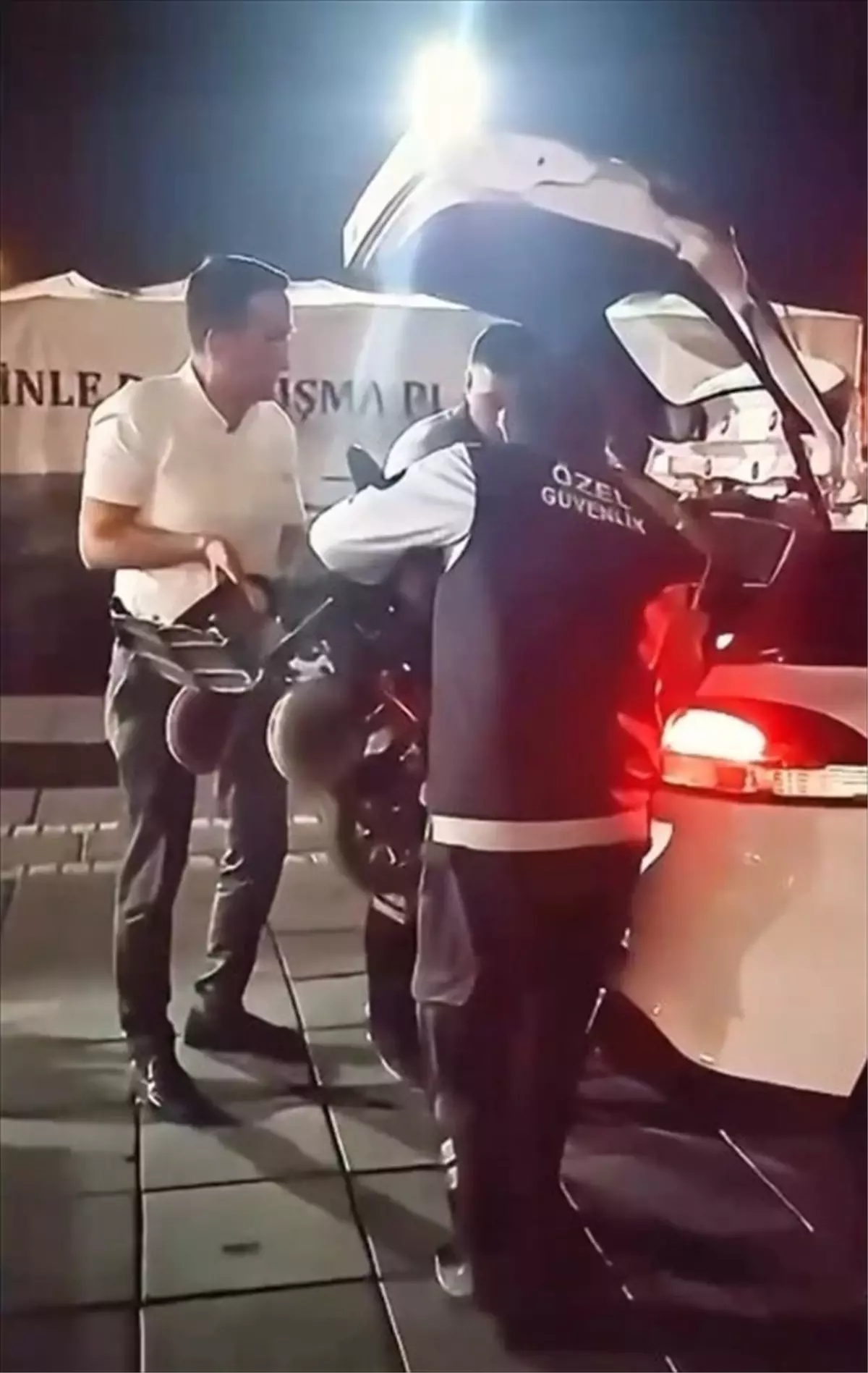 Kayseri'de Ulaşım AŞ Çalışanından Yaşlı Kadına Yardım