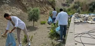 Üniversite Öğrencileri Hatay'da Çevre Temizliği Yaptı