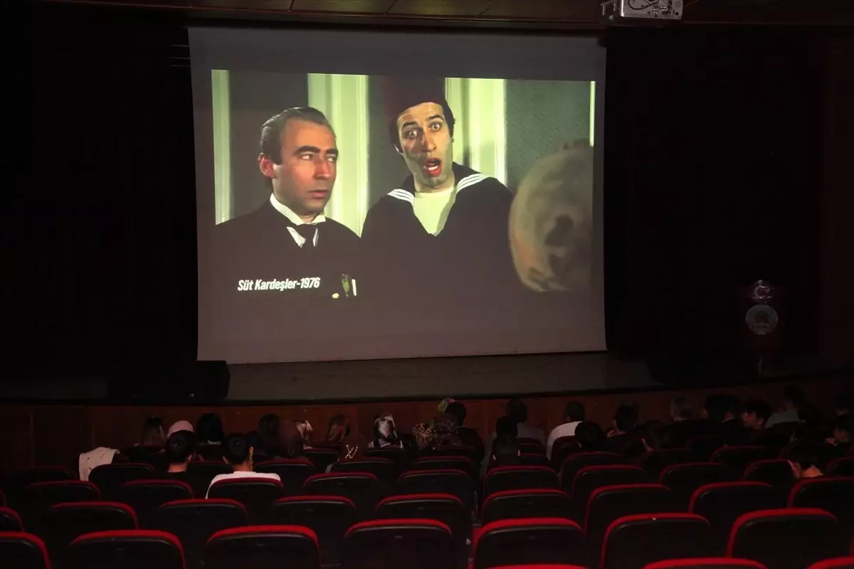 Kemal Sunal'ın Temsil Gücü Detayları Beş Minare Film Festivali'nde Tartışıldı