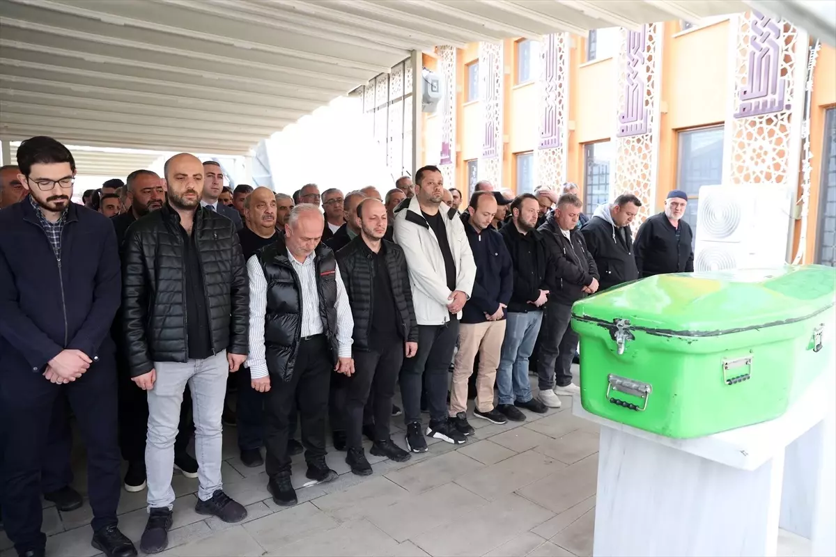 Metrobüs Kazasında Hayatını Kaybeden Ebru Heper'in Cenazesi Sivas'ta Defnedildi