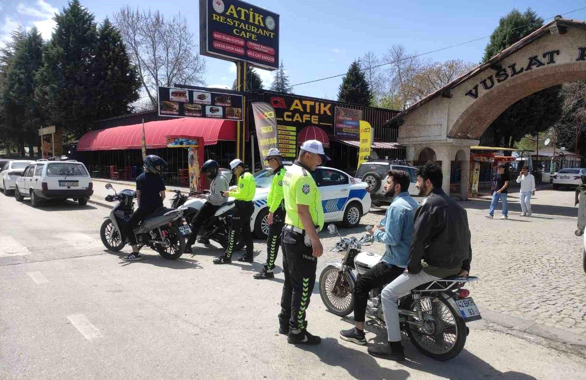 Beyşehir'de Kask Takmayan Motosiklet Sürücülerine Cezai Yaptırım