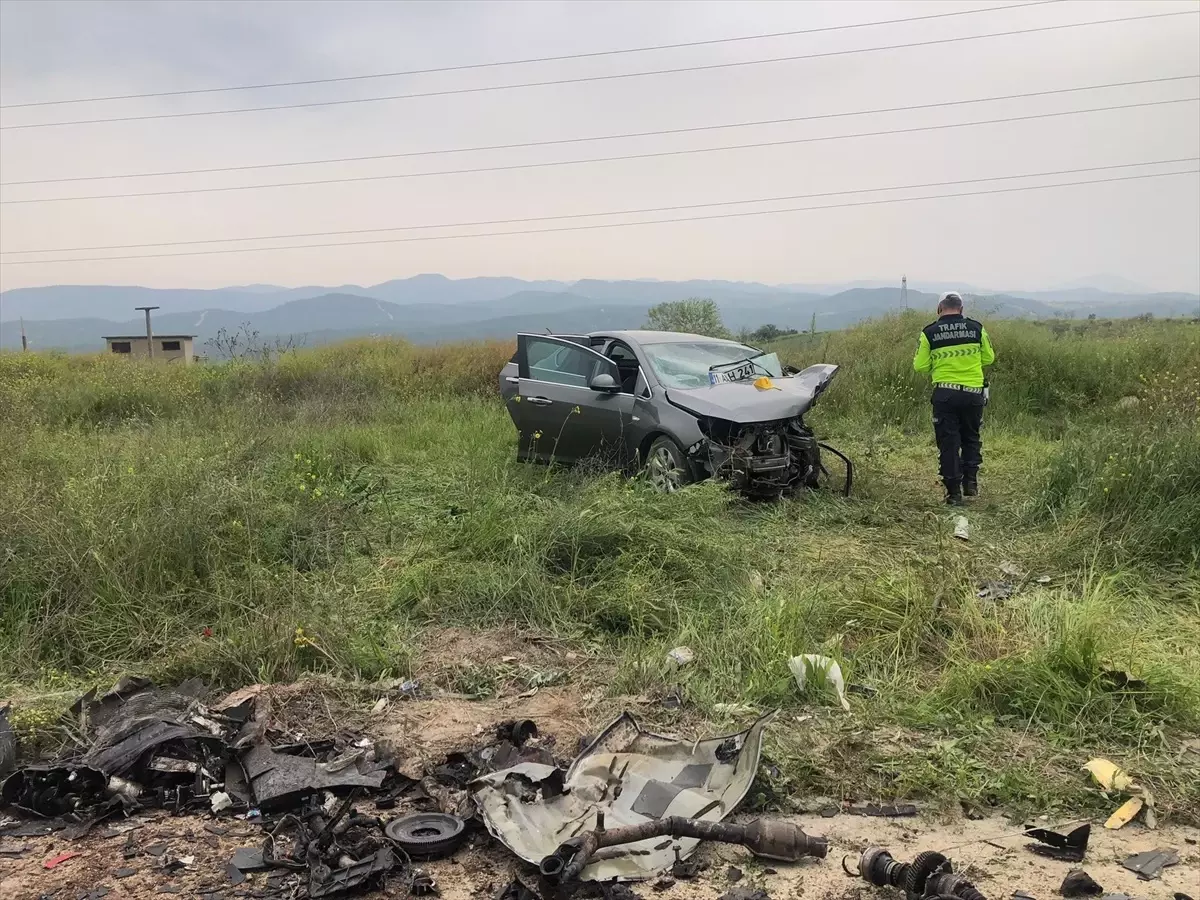 Bilecik'te Otomobil ve Motosiklet Çarpışması: 4 Kişiden 3'ü Hayatını Kaybetti