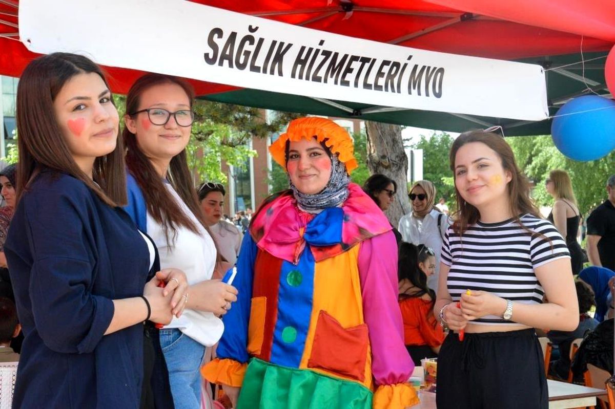 Bilecik Şeyh Edebali Üniversitesi'nde 3. Bilim ve Kültür Şenliği Gerçekleşti
