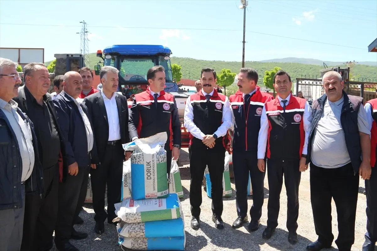 Bitlis'te Çiftçilere Yüzde 75 Hibeli Kuru Fasulye Tohumu Dağıtıldı