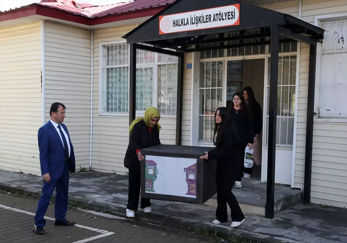 Tatvan'da Öğrenciler Gölge Oyunları ile Kültürel Mirası Yaşatıyor