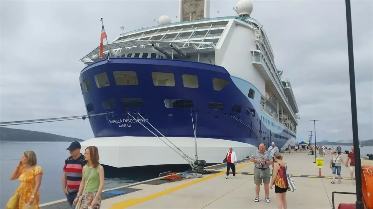 Marella Discovery 2 Kruvaziyeri Bodrum'a Demir Attı