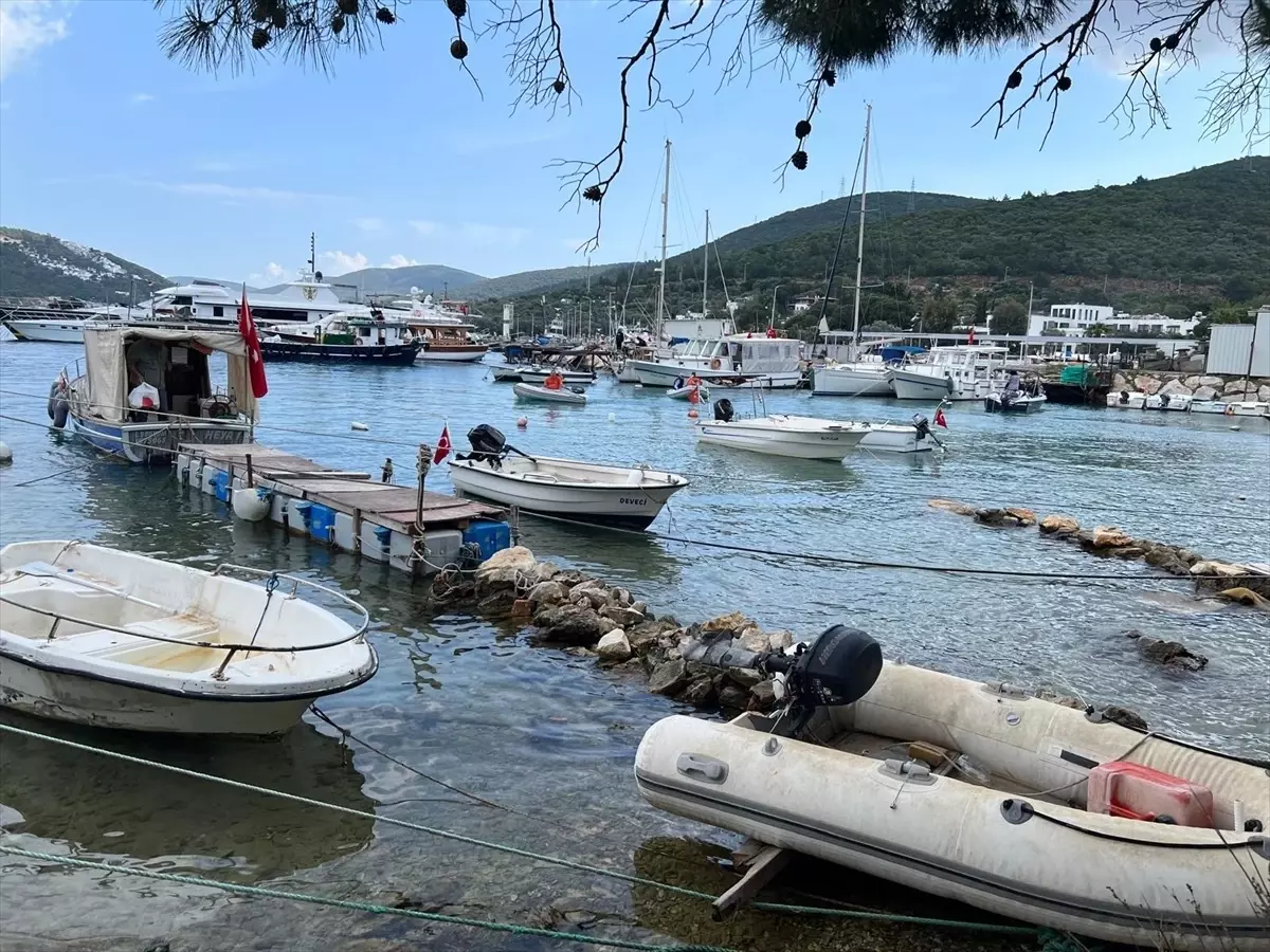 Bodrum'da Yasa Dışı Tonozlar ve Terk Edilmiş Tekneler Kaldırıldı