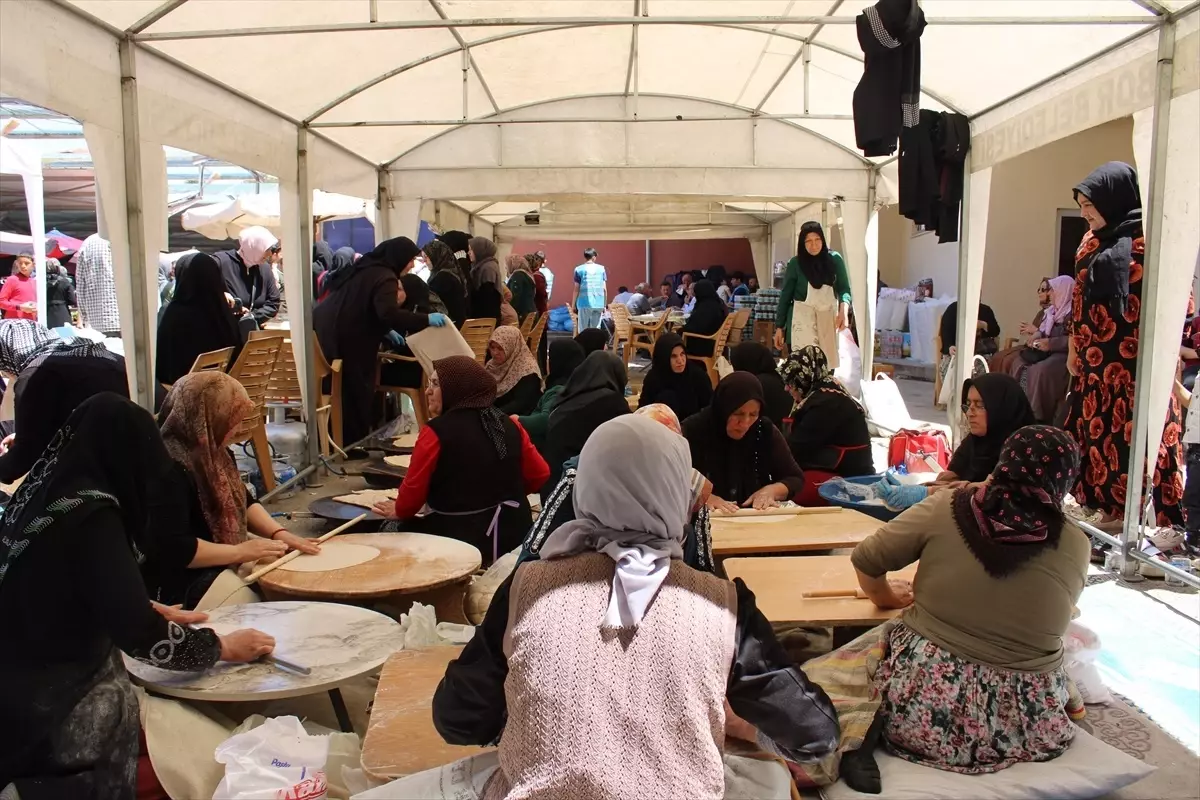 Bor'da Filistin'e Destek İçin Yardım Kermesi Düzenlendi