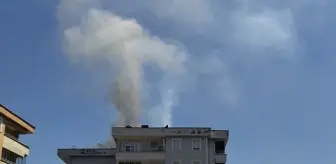 Bursa'da 6 Katlı Binanın Çatısında Yangın Çıktı
