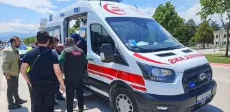 İnegöl'de Elektrikli Bisiklet ile Otomobil Çarpıştı: Bir Yaralı