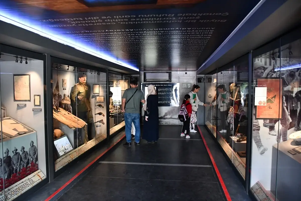 Çanakkale Savaşları Mobil Müzesi Üsküp'te Ziyaretçilere Açıldı